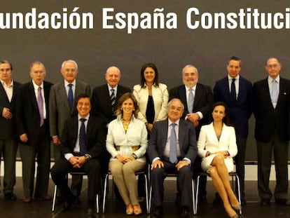 Foto de grupo de los miembros de la Fundaci&oacute;n Espa&ntilde;a Constitucional.