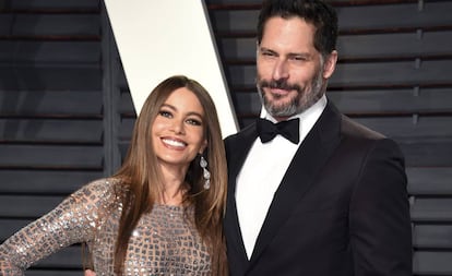 Sofia Vergara and her husband, actor Joe Manganiello, at the Vanity Fair Oscars party in 2017. 