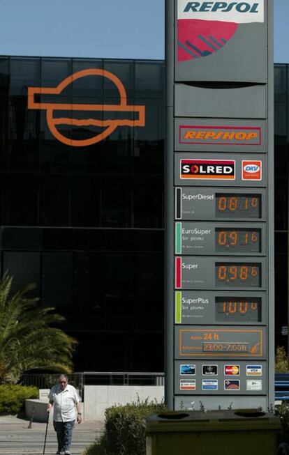 La petrolera española Repsol triplicó sus beneficios en 2010, con 4.693 millones de euros.