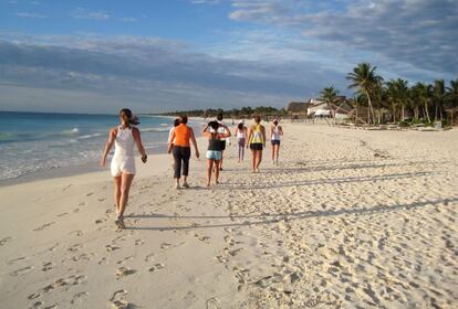 Excursión por la playa de Tulum, en la Riviera Maya (México), organizada por el Bikini Bootcamp.