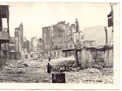 Bombardeo de Gernika en abril de 1937.