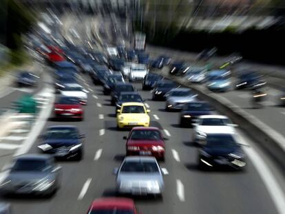 Tr&aacute;fico en la A-6, la autov&iacute;a del Noroeste, a la salida de Madrid, el pasado 29 de abril. 