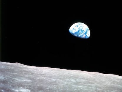 La misi&oacute;n Apolo 8 fue la primera en llevar humanos a la &oacute;rbita lunar. Desde all&iacute;, tomaron esta fotograf&iacute;a