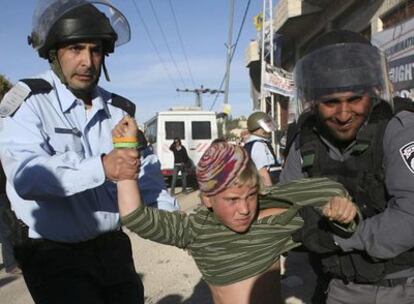 La policía israelí ha comenzado a evacuar la 'casa de la paz' en Hebrón