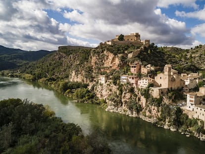 El río Ebro a su paso por Miravet, el pasado verano.