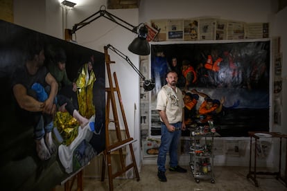 El pintor Gonzalo Orquín en su estudio de Roma.