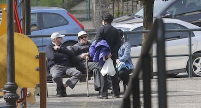 El hermano y el padre de Plazaola, en O&ntilde;ati (Gipuzkoa). 