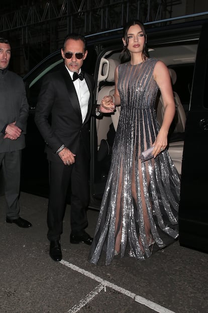 El cantante Marc Anthony y su mujer, la modelo paraguaya Nadia Ferreira.