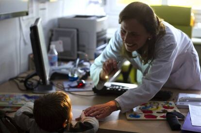 Consulta de Pediatría en un centro de atención primaria de Sevilla. 