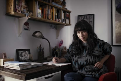 La escritora Elisa Victoria, esta semana en su casa de la serranía de Huelva.