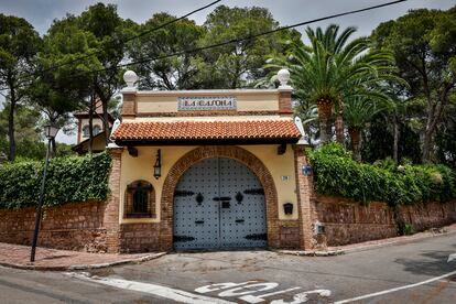 La Casona, el chalet de la urbanización La Carrasca que fue residencia temporal del ministro de Sanidad e Instrucción de la II República, Jesús Hernández, y su familia durante la Guerra Civil. 