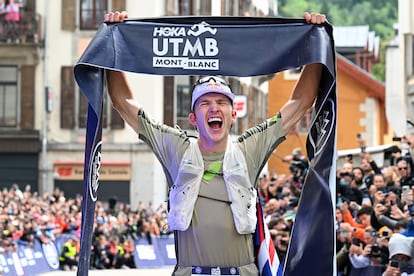 Tom Evans, tras cruzar la línea de meta.
