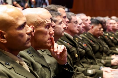 Miembros del ejército estadounidense en la reunión convocada por el secretario de Defensa, Pete Hegseth