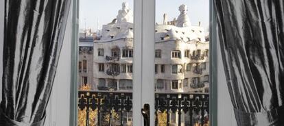 Balcón con vistas a la Pedrera, en el centro de Barcelona.
