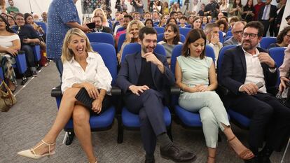 La vicepresidenta segunda y ministra de Trabajo, Yolanda Díaz; el de Derechos Sociales, Pablo Bustinduy; la de Juventud, Sira Rego; y el secretario de Estado de Trabajo, Joaquín Pérez Rey, este miércoles en la Escuela de Organización Industrial en Madrid.