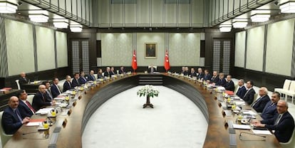 Erdogan, presidiendo el consejo de ministros este lunes. 