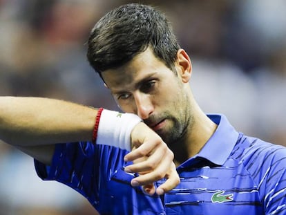 Novak Djokovic, durante el partido de octavos contra Stan Wawrinka, en el Open de EE UU en Nueva York.