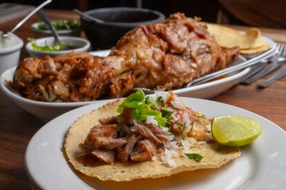 Taco de chamorro en El Sella, en Ciudad de México.