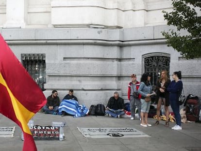 Los okupas de ideolog&iacute;a nazi en Cibeles.