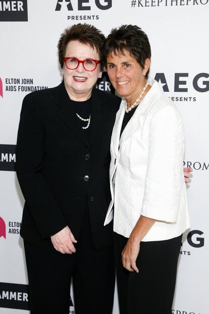 La tenista Billie Jean King y su pareja Ilana Kloss también estaban entre las invitadas.