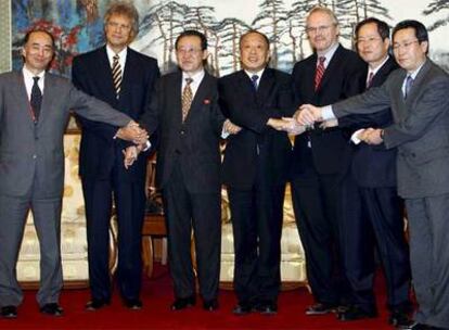 Los líderes de Japón, Rusia, las dos Coreas, China y Estados Unidos posan antes de la última reunión sobre el desarme nuclear de Pyongyang, que ha concluido sin acuerdo.