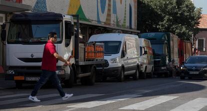 Furgonetas y furgones de reparto en Madrid. 