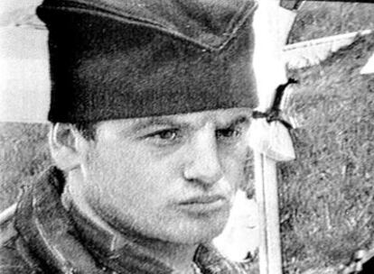 Veselin Vlahovic, con gorro de miliciano, en una antigua foto de la época de la guerra de ex Yugoslavia.