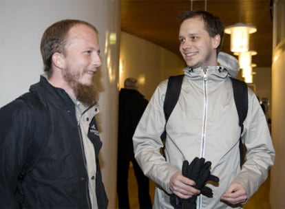 Dos de los fundadores de The Pirate Bay, Gottfri Svartholm Warg y Meter Sunde, el lunes en el comienzo del juicio