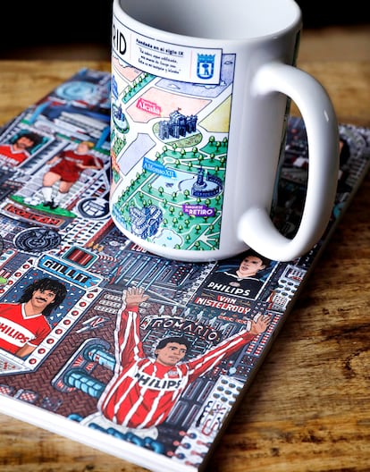 Taza y cuaderno con dibujos de Arrés.