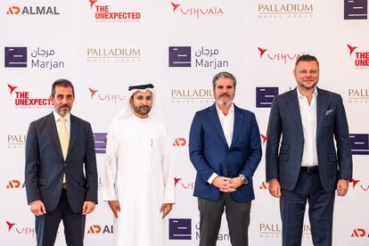 De izquierda a derecha, Khaled Assaf, director comercial de Marjan; Abdulla Al Abdouli, consejero delegado de Marjan; Jesús Sobrino, consejero delegado de Palladium y Dmytro Starovoitov, fundador de Almal Real Estate Development.