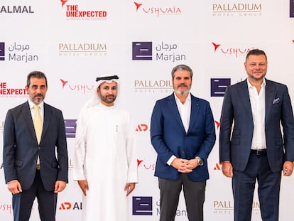 De izquierda a derecha, Khaled Assaf, director comercial de Marjan; Abdulla Al Abdouli, consejero delegado de Marjan; Jesús Sobrino, consejero delegado de Palladium y Dmytro Starovoitov, fundador de Almal Real Estate Development.