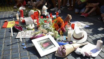 Homenagens às vítimas do ataque em La Rambla.