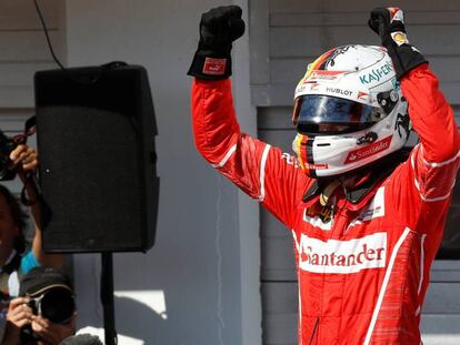 Sebastian Vettel celebra su victoria en Hungría.