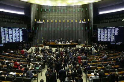 Visão geral do plenário da Câmara dos Deputados nesta quarta-feira, 2 de agosto, durante a sessão que decide sobre a denúncia contra o presidente Michel Temer. O peemedebista é acusado de corrupção passiva pelo procurador-geral da República, Rodrigo Janot.