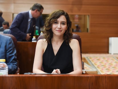 La presidenta de la Comunidad de Madrid, Isabel Díaz Ayuso, durante el pleno de este jueves en la Asamblea de Madrid.