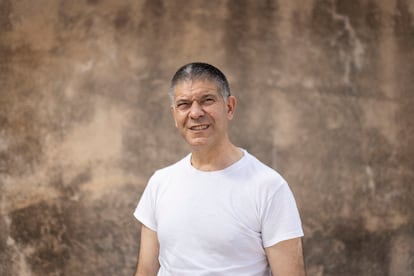 Salvador Vila, de 59 años, trabaja en la quesería desde que 2015, cuando comenzó el proyecto. 