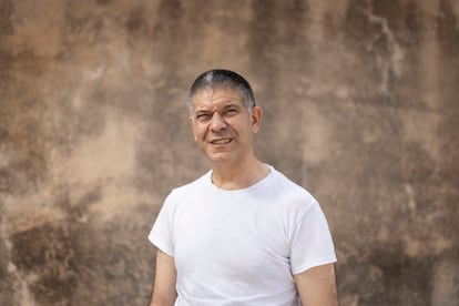 Salvador Vila, de 59 años, trabaja en la quesería desde que 2015, cuando comenzó el proyecto.
