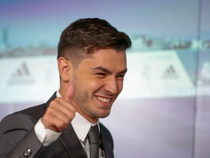 Brahim Díaz, ayer durante su presentación en la Ciudad Deportiva del Real Madrid.