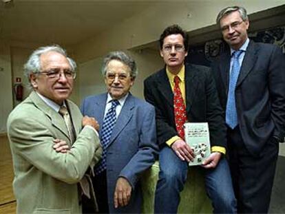 José Álvarez Junco, Santos Juliá, Nigel Townson y Charles Powell (de izquierda a derecha).
/ LUI