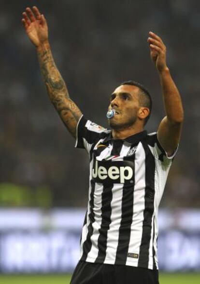 Tévez celebra un gol con el Juventus.