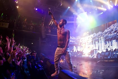 O vocalista Aaquil Brown, da banda Rae Sremmurd, durante um show em Berlim, no domingo passado.