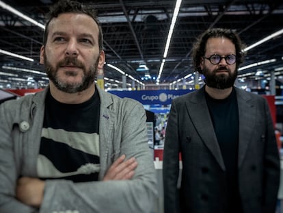 Eliezer Budasoff y Javier Lafuente, en la Feria Internacional del Libro de Guadalajara.