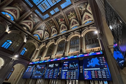 Paneles de la Bolsa de Madrid.