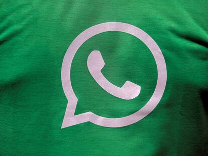 FILE PHOTO: A logo of WhatsApp is pictured on a T-shirt worn by a WhatsApp-Reliance Jio representative during a drive by the two companies to educate users, on the outskirts of Kolkata, India, October 9, 2018. REUTERS/Rupak De Chowdhuri/File Photo