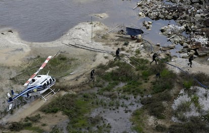 Agentes do Ibama encontram um garimpo ilegal em terras indígenas, no coração da floresta amazônica.