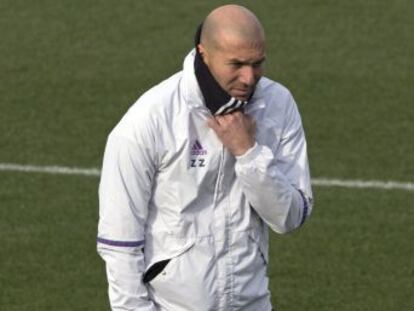 El técnico del Madrid desdramatiza la secuencia de derrotas y asegura que la presión le hace  crecer como entrenador 