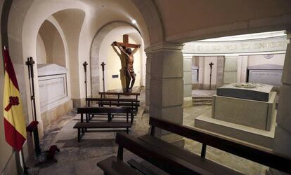 Interior de la cripta del Monumento a los Caídos en Pamplona. 