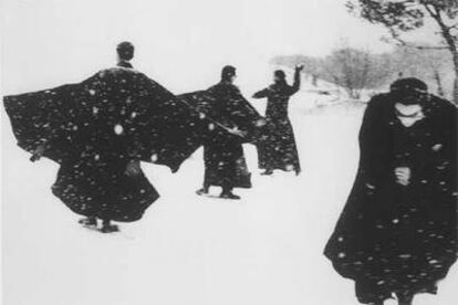 Foto del italiano Mario Giacomelli, de la serie &#39;Yo no tengo manos que me acaricien el rostro, 1961-1963&#39;.