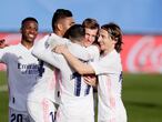 Casemiro, Kroos y Modric celebran junto a Lucas Vázquez y Vinicius un gol del Madrid ante el Valencia.