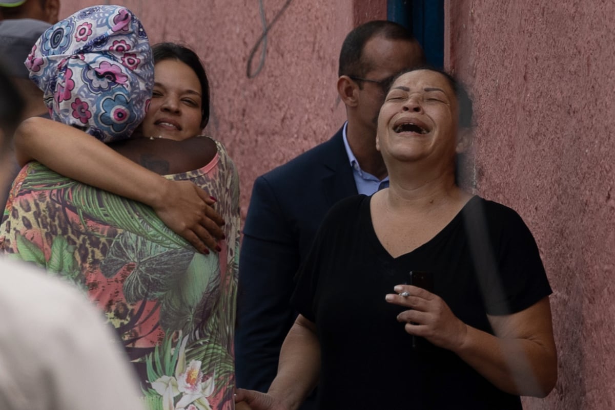 Un alumno de 13 años mata a una profesora a puñaladas y hiere a cuatro ...